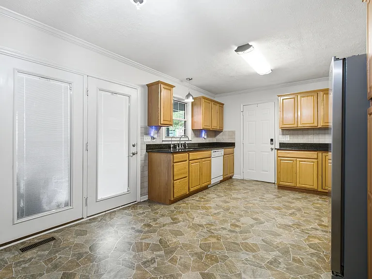 1343 Cason Trl — Photo 7