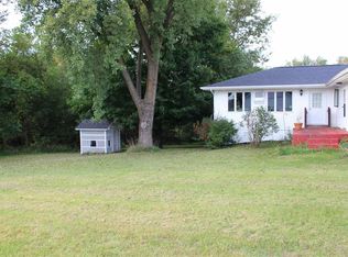201 Houghton St, Leroy, MI 49655