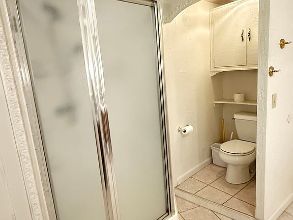 4th image of 411 Brook Dr #A