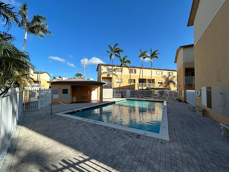 6255 Kendale Lakes Cir #225 — Photo 44