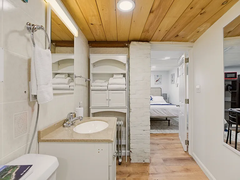 90 Gibbs Ave #A — Photo 18