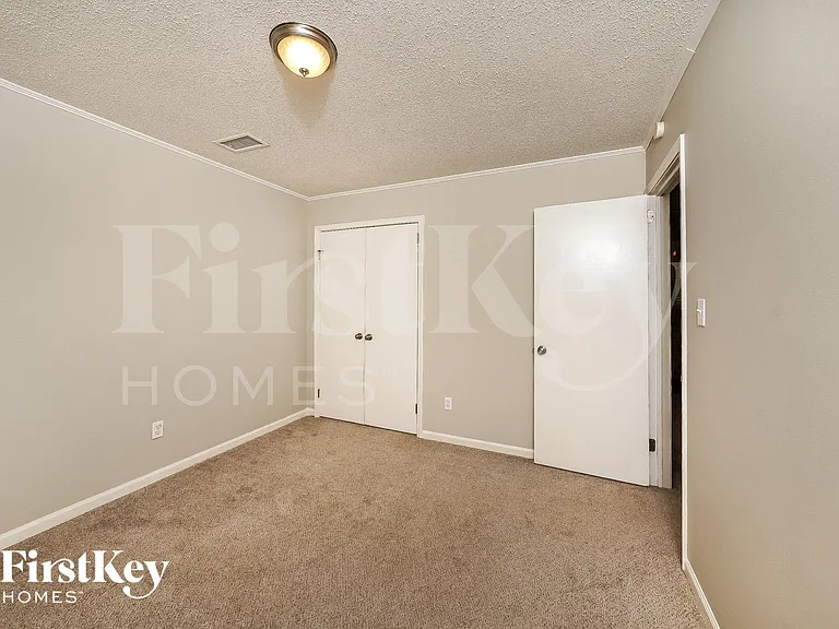 1731 Tudor Dr — Photo 9