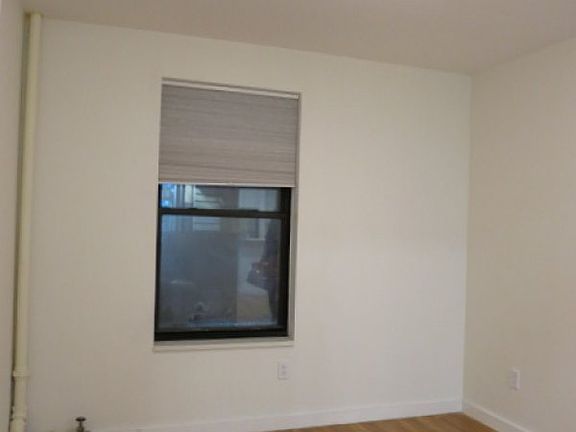 5th image of 570 W 182nd St APT 1B