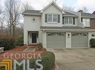 5670 River Oaks Pl, Sandy Springs, GA 30327