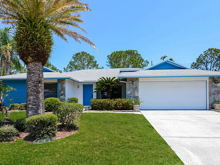 2225 Hidden Meadows Dr E — Photo 1