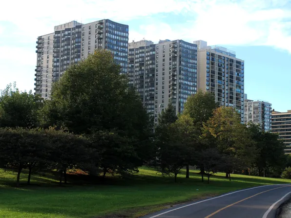 5701 N Sheridan Rd, Chicago, IL