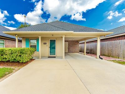 123 Sea Blue Ln, Gray, LA, 70359