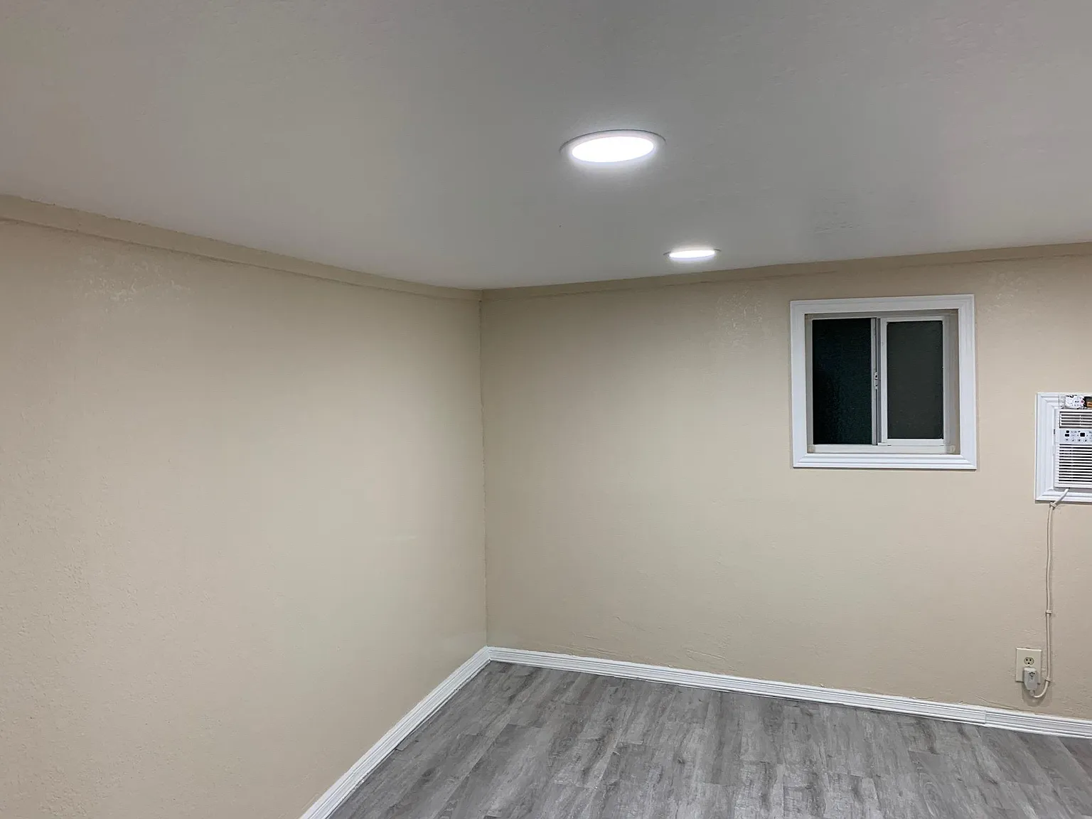 3801 Broaddus Ave — Photo 4