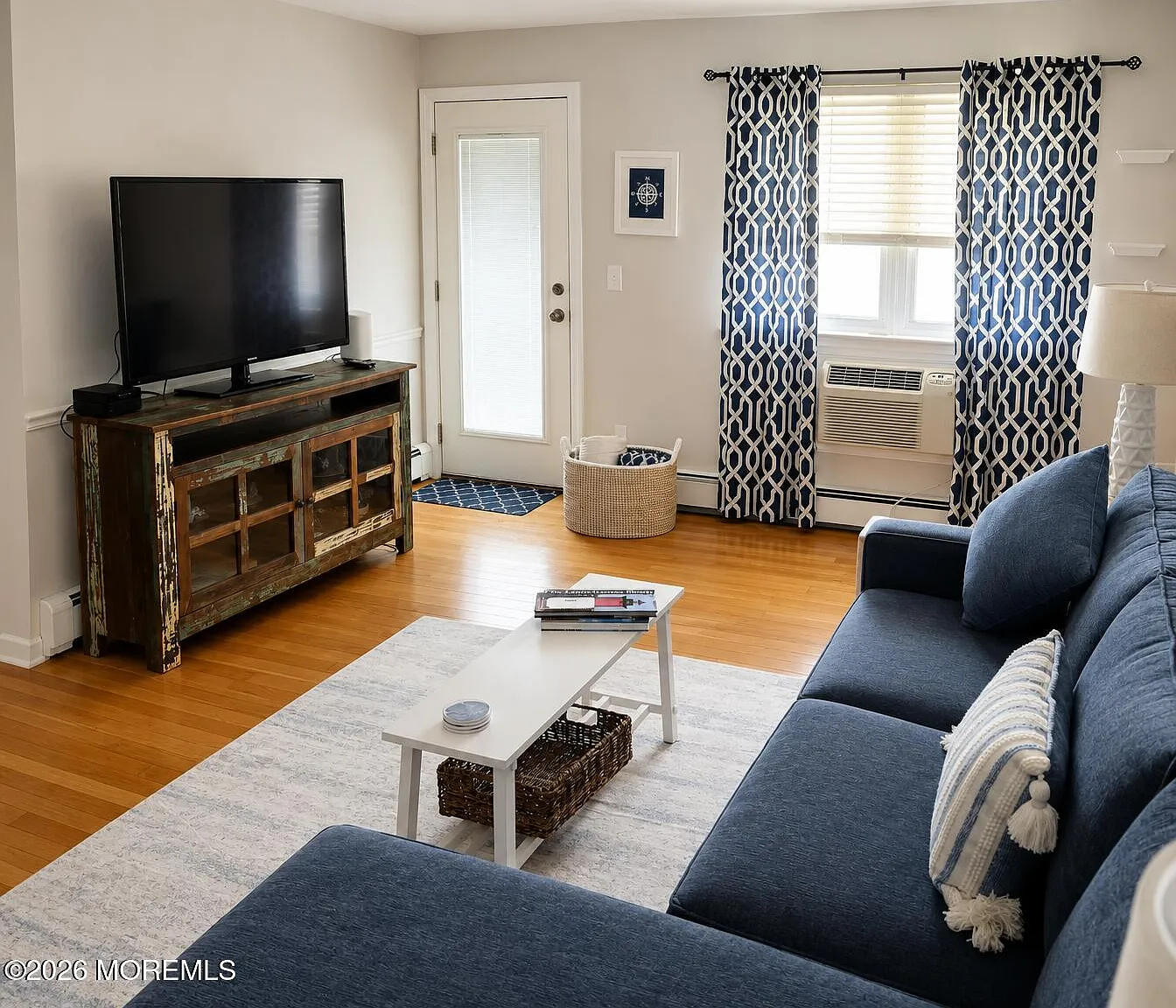 1 bed, 776 sqft, $2,100 — Photo 2