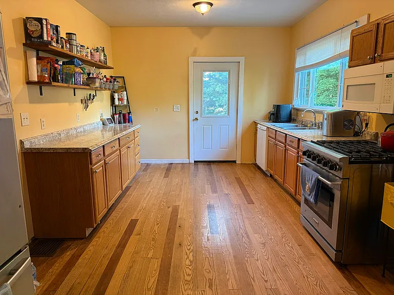 409 E Porter St — Photo 7