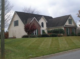 275 Chesterfield Dr, Kingsport, TN 37663