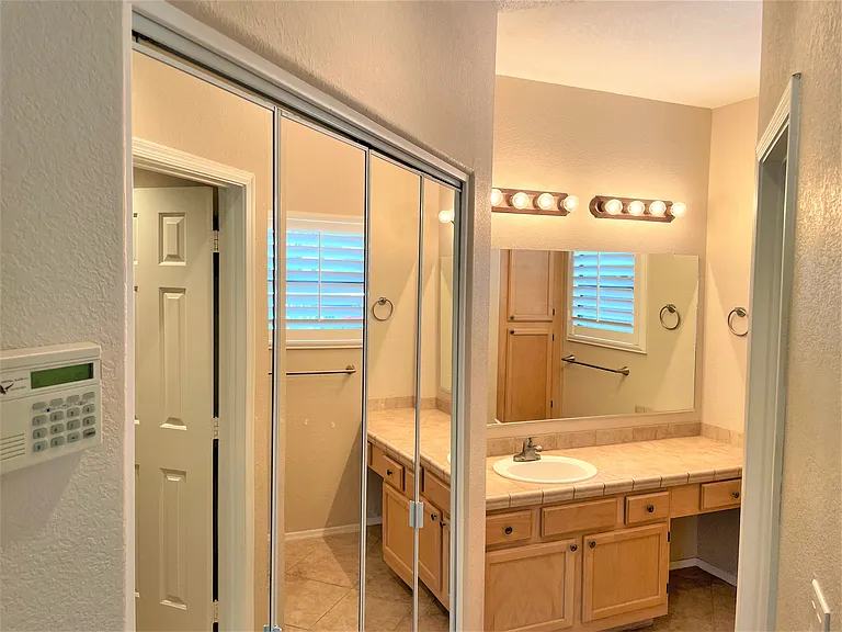 6655 N Canyon Crest Dr #21104 — Photo 17