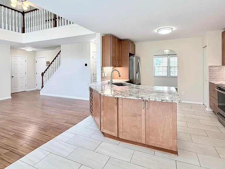 2729 E Shoreham St — Photo 21