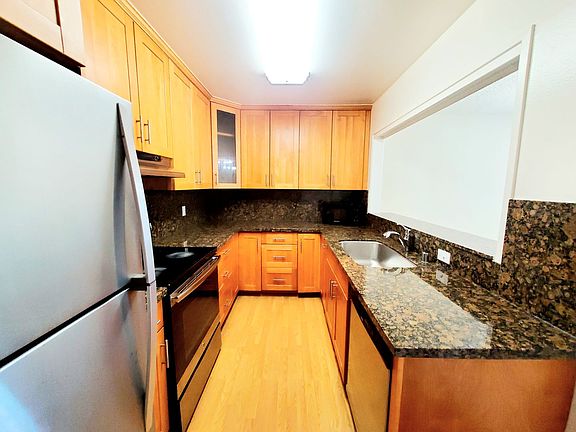 2nd image of 934 Peninsula Ave APT 415