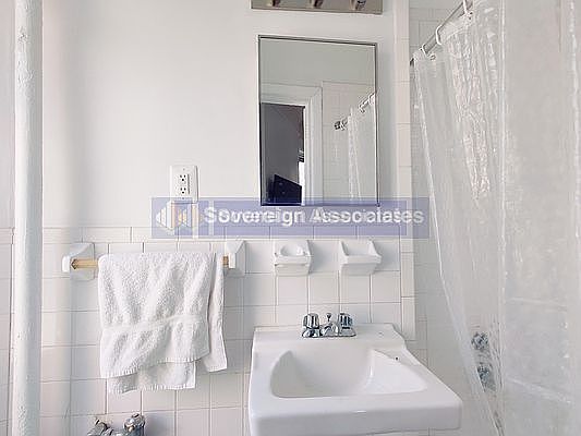 5th image of 936 W End Ave APT C13