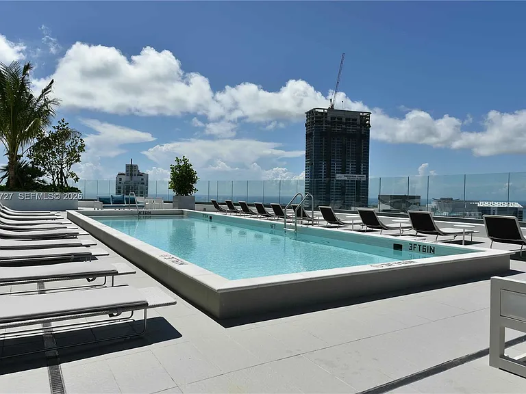 45 SW 9th St #3703 — Photo 57