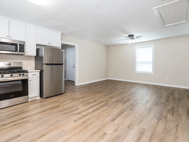 605 Hospital St #A — Photo 12
