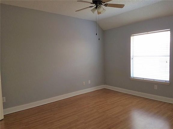 5th image of 11144 Creekwood Dr