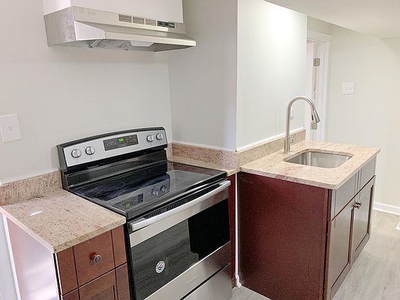 5th image of 2810 E Side Dr Unit 2