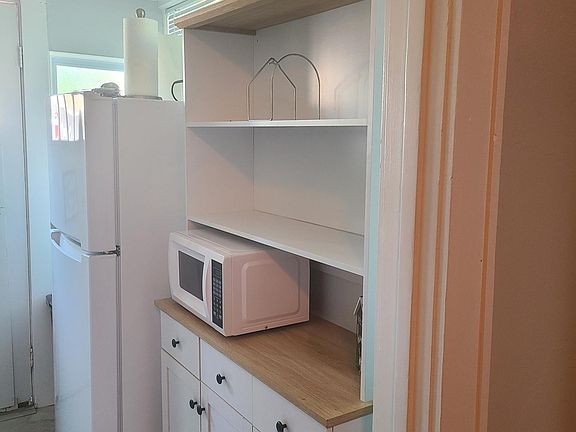 4th image of 2820 9th Ave N #1