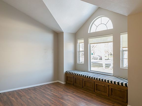 3rd image of 2637 W Oquirrh View Dr