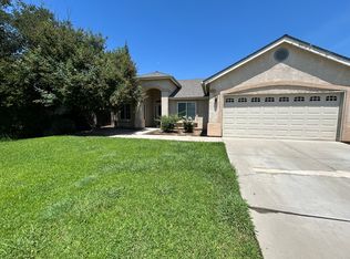 2240 Lorena Ave, Sanger, CA 93657