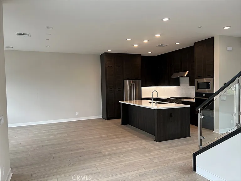 110 Pino Ln — Photo 4