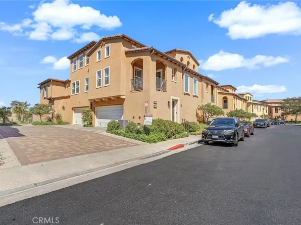 27022 Pebble Beach Dr, Valencia, CA 91381
