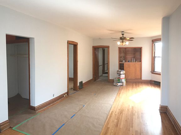 3rd image of 4123 N Whipple St #1