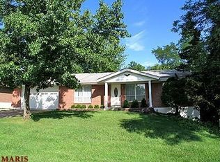 49 Forest Knoll Dr, Fenton, MO
