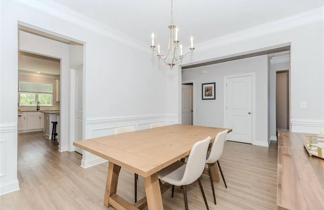 4 bed, 2.5 bath, 3083 sqft, $3,150 — Photo 3