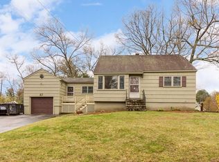87 Ballard St, Tewksbury, MA 01876