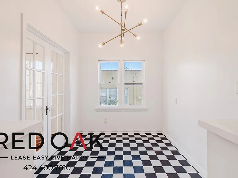 180 S Sycamore Ave #201 — Photo 13