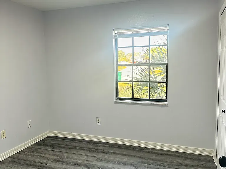 648 Pyramid Ave — Photo 48
