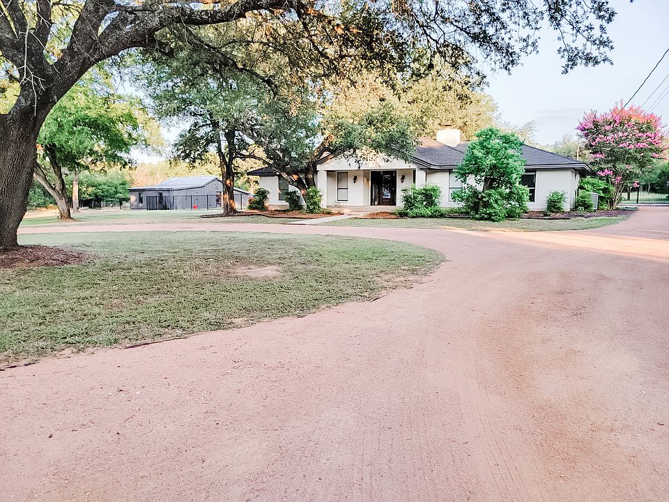 3 acre lot, spacious single-story updated home