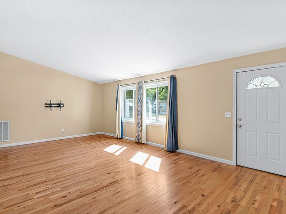 5th image of 701 E Edgewood Street