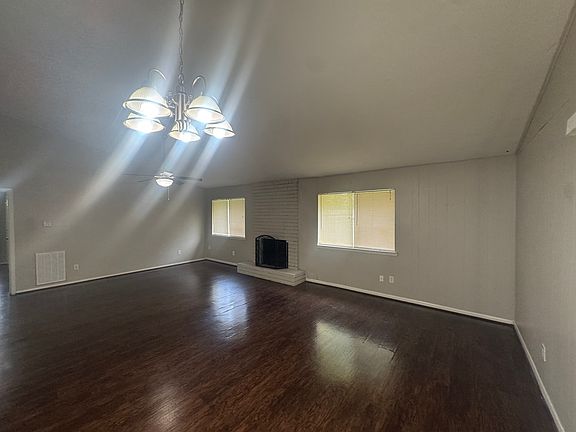 4th image of 23139 Lestergate Dr