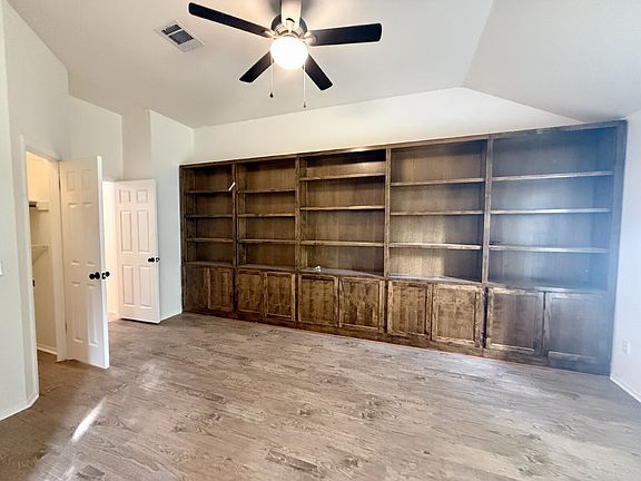 5th image of 6106 Skahan Ln
