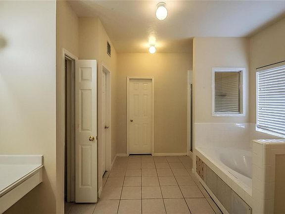3rd image of 4227 Flora Dr