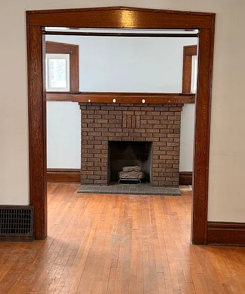 176 Henry St — Photo 2
