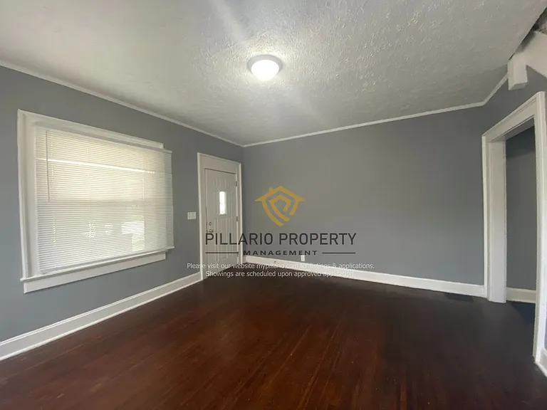 916-918 Fairfield Ave — Photo 4