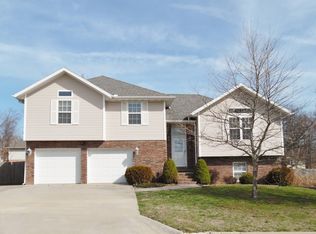 1027 Chicory Ln, Aurora, MO 65605