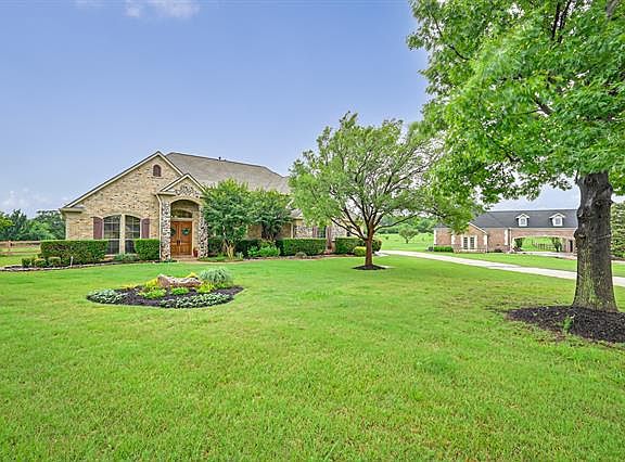 3rd image of 8104 Plum Creek Trl
