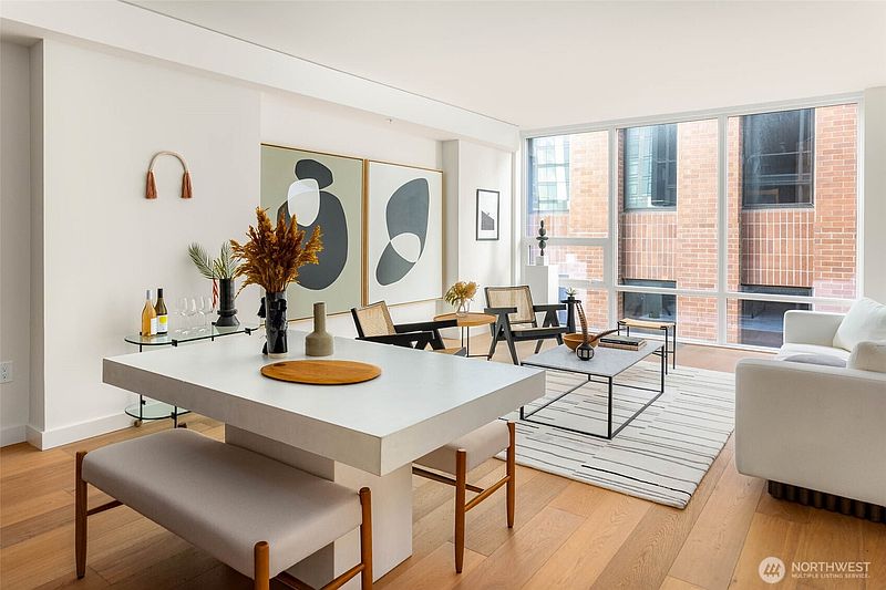 3rd image of 121 Stewart Street #1305