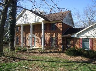 931 Lafite Ct, Chesterfield, MO