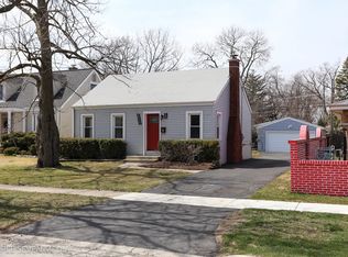 130 N Bierman Ave, Villa Park, IL 60181