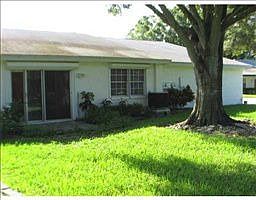 4th image of 1023 Dunrobin Dr APT A