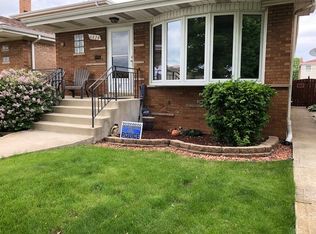 6828 W 64th St, Chicago, IL 60638