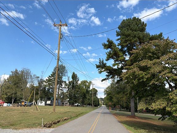 4th image of 32 S Patrick Rd