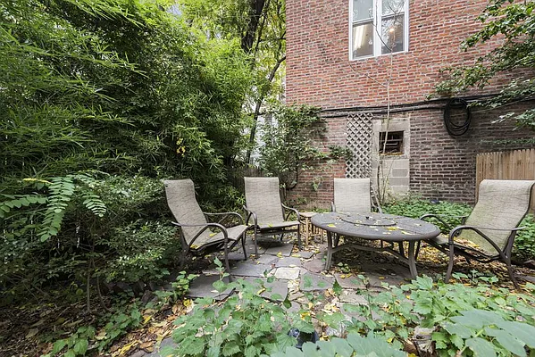 Rented by Compass | media 25